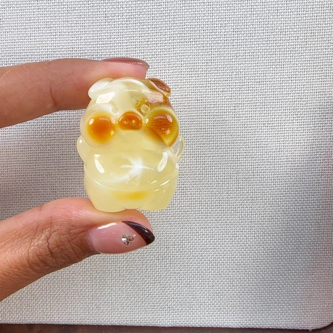 琥珀颈饰未镶嵌糖**欣琥珀