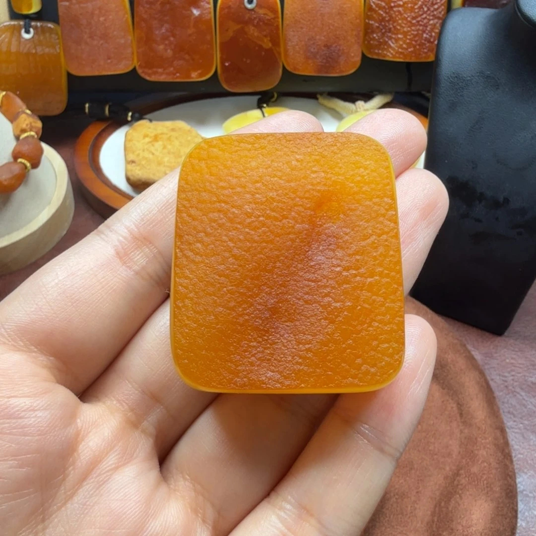 未镶嵌吊坠(赠链)琥珀