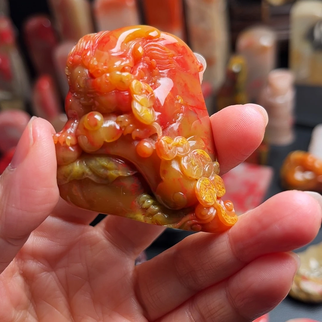 其他巴林石鸡血石手玩件