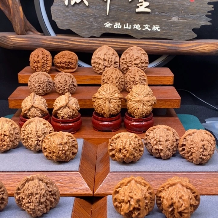 文玩核桃把件M****y蟠龙纹