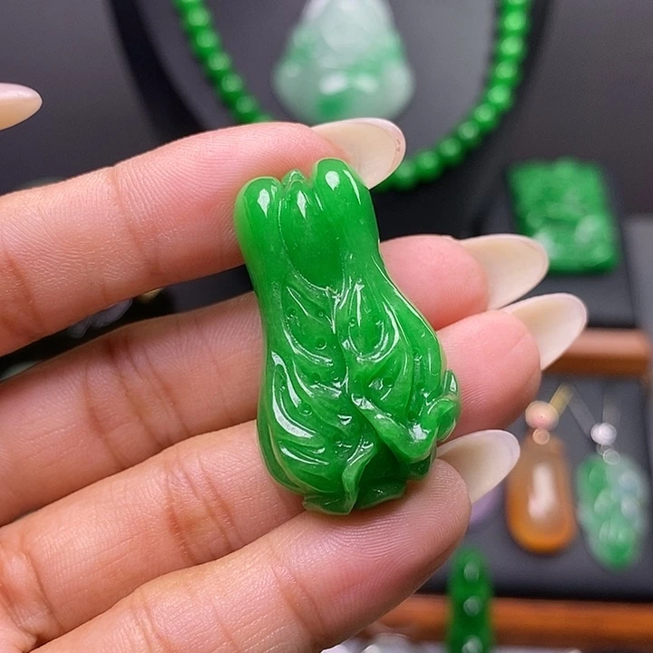 吊坠(赠链)未镶嵌翡翠