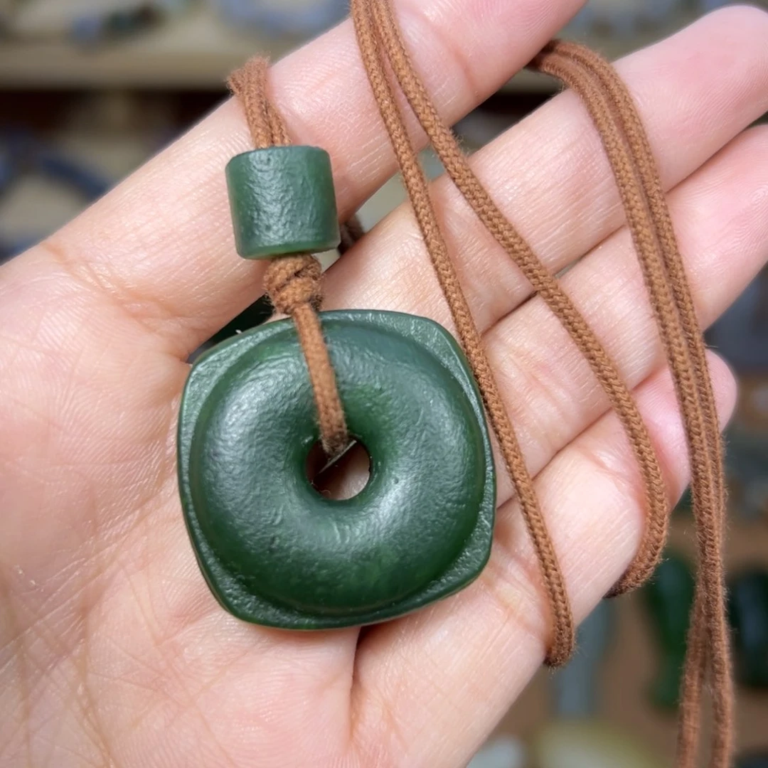 颈饰未镶嵌和田玉