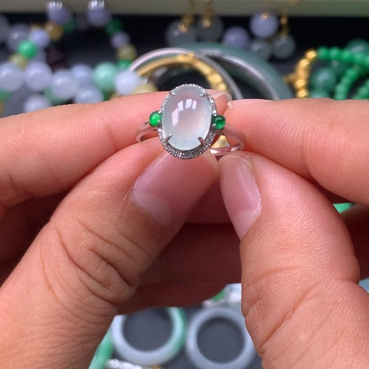 翡翠18K金镶嵌戒指