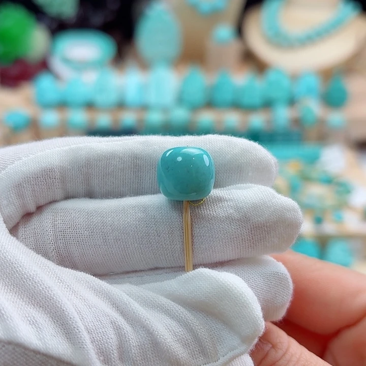 绿松石未镶嵌珠宝奇石