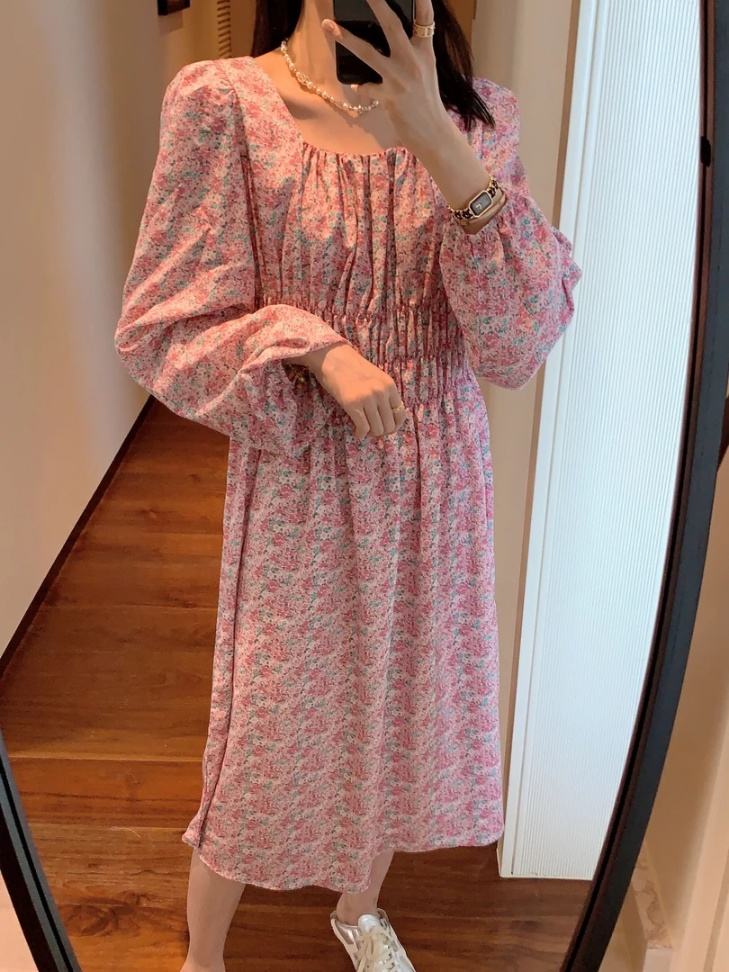 【张静芝】满身粉嫩碎花方领显瘦褶皱收腰气质百搭淑女连衣裙