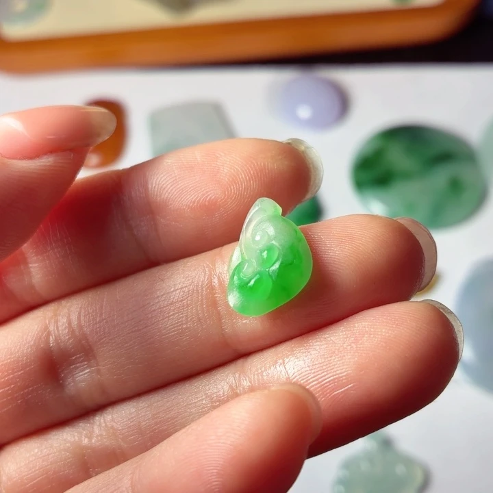 定制翡翠未镶嵌福利