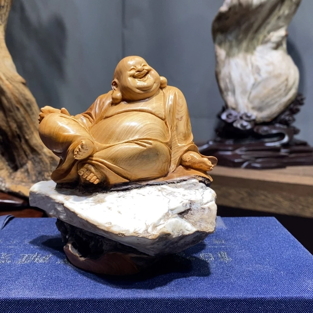 柏木（崖柏）抱石弥勒意境