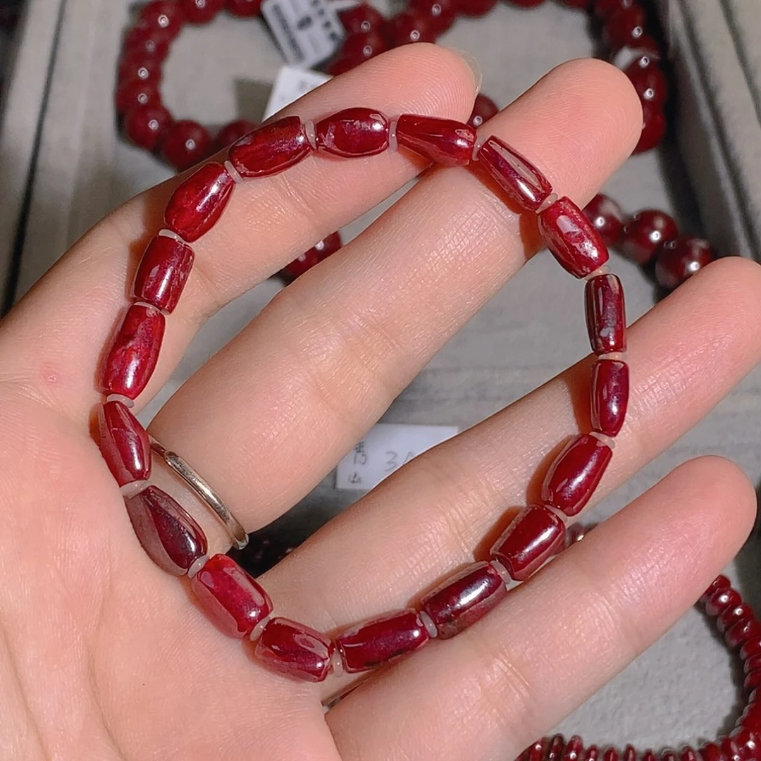 天然辰砂秀山随行原矿手串