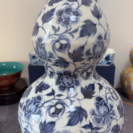 青花缠枝牡丹葫芦瓶一件