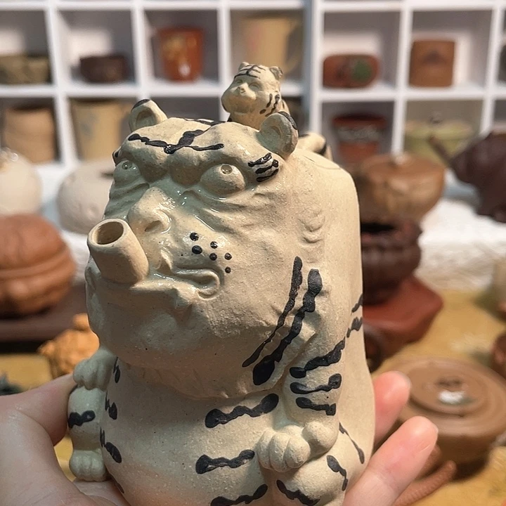 紫砂茶宠刘*老虎紫砂壶