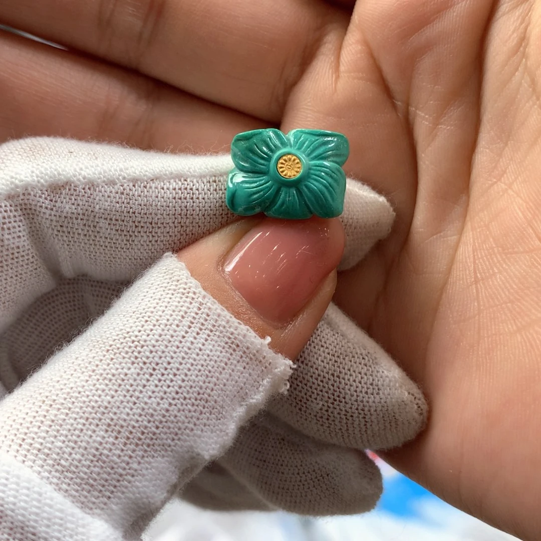 绿松石未镶嵌挂件