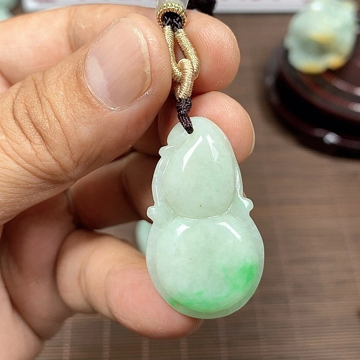 颈饰未镶嵌翡翠天然翡翠玉A货配证书