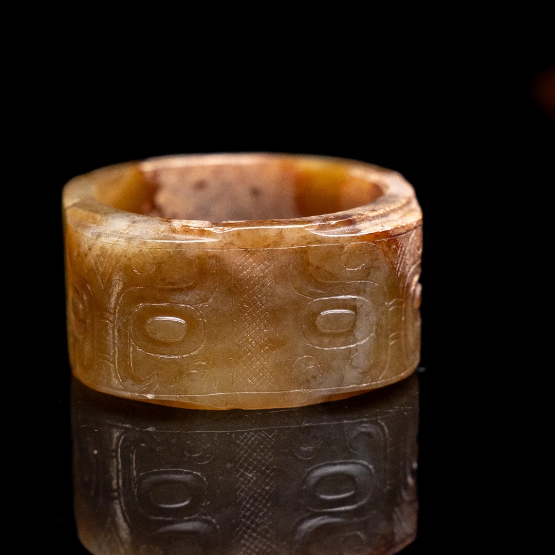 明代和田玉兽面纹玉琮