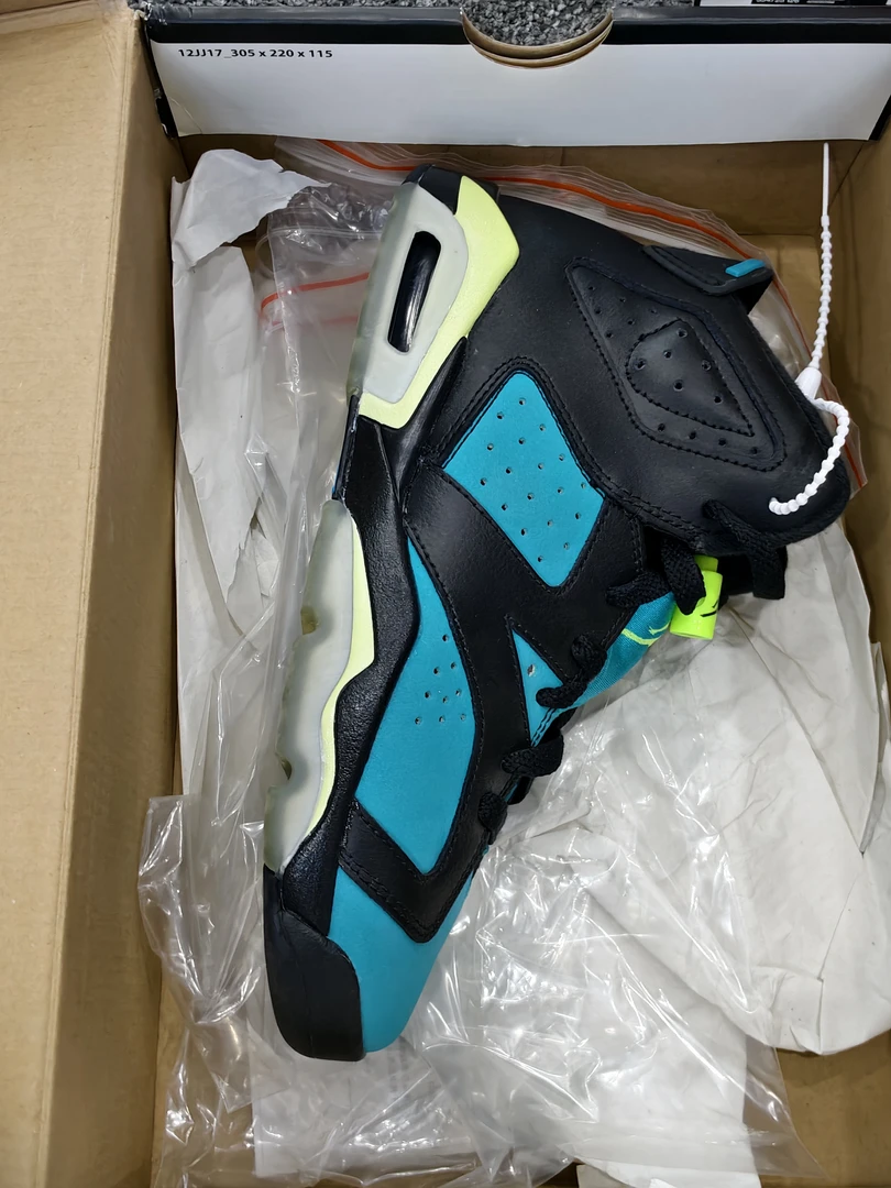 nike 经典配色鞋型 243号   36码