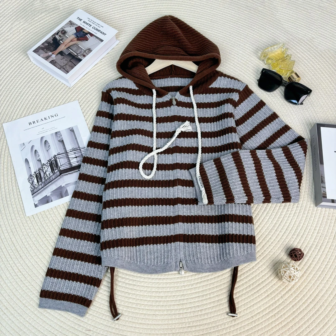 玲姐定制-连帽双拉链侧边抽绳设计感下摆休闲针织开衫472335