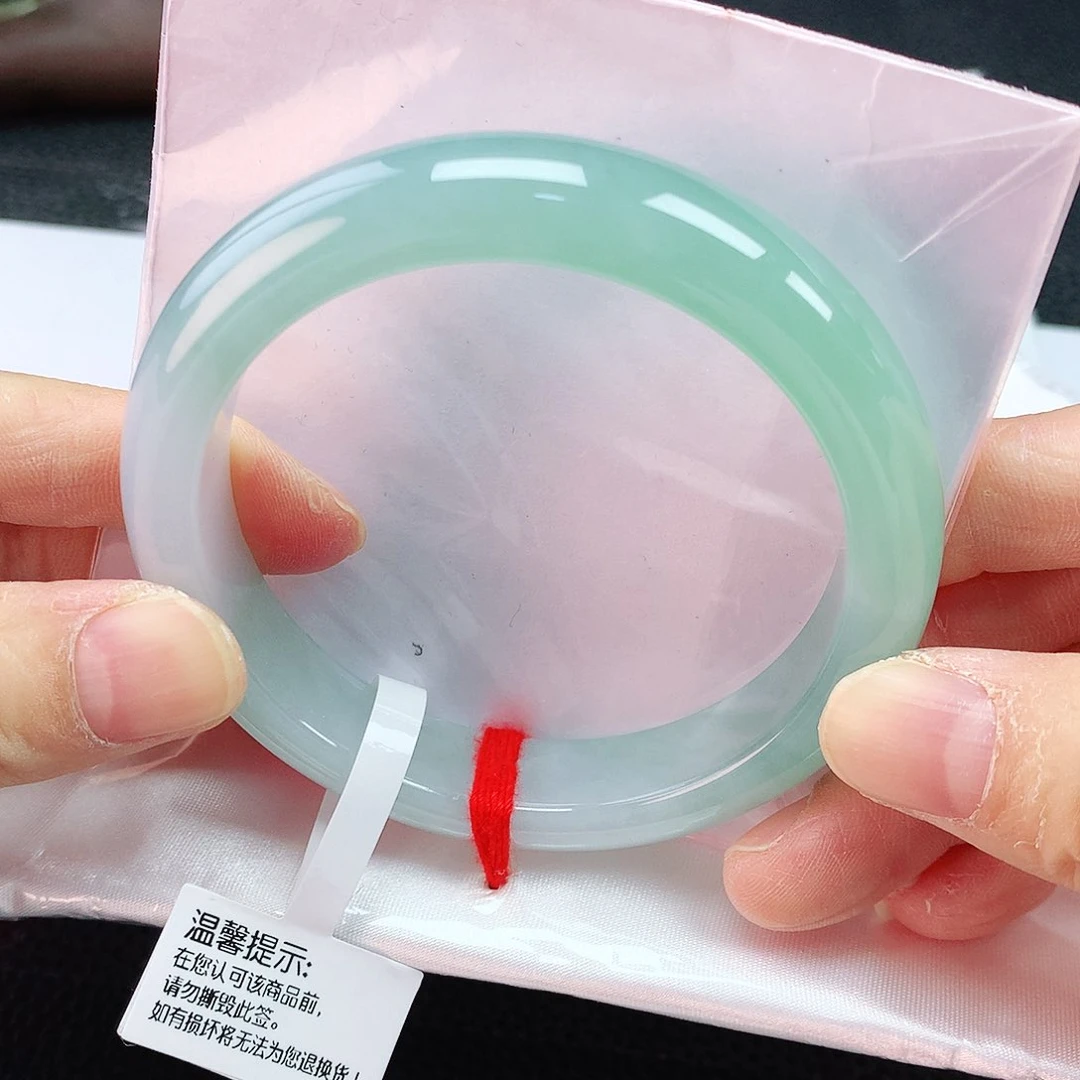 翡翠手镯未镶嵌57圈