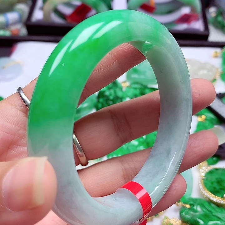 翡翠未镶嵌手镯翡翠