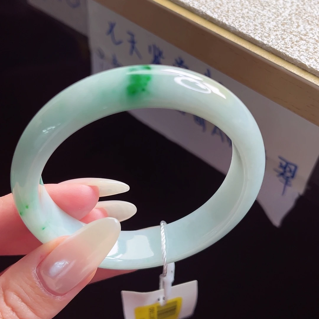 未镶嵌手镯翡翠手镯