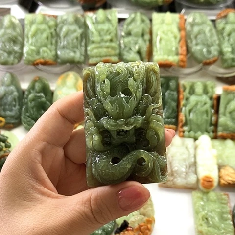 未镶嵌和田玉挂件
