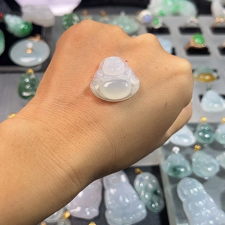 翡翠未镶嵌颈饰佛公