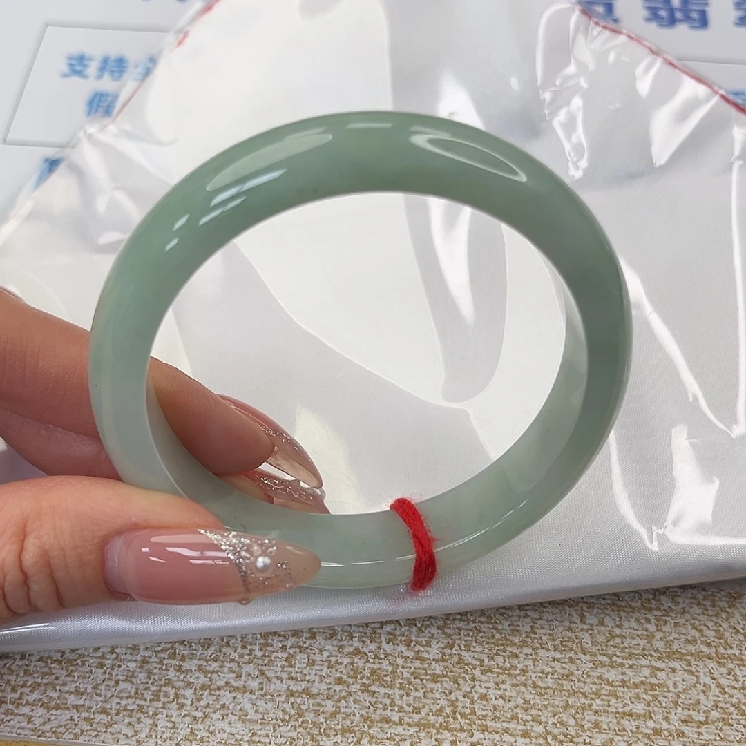 翡翠未镶嵌手镯手镯