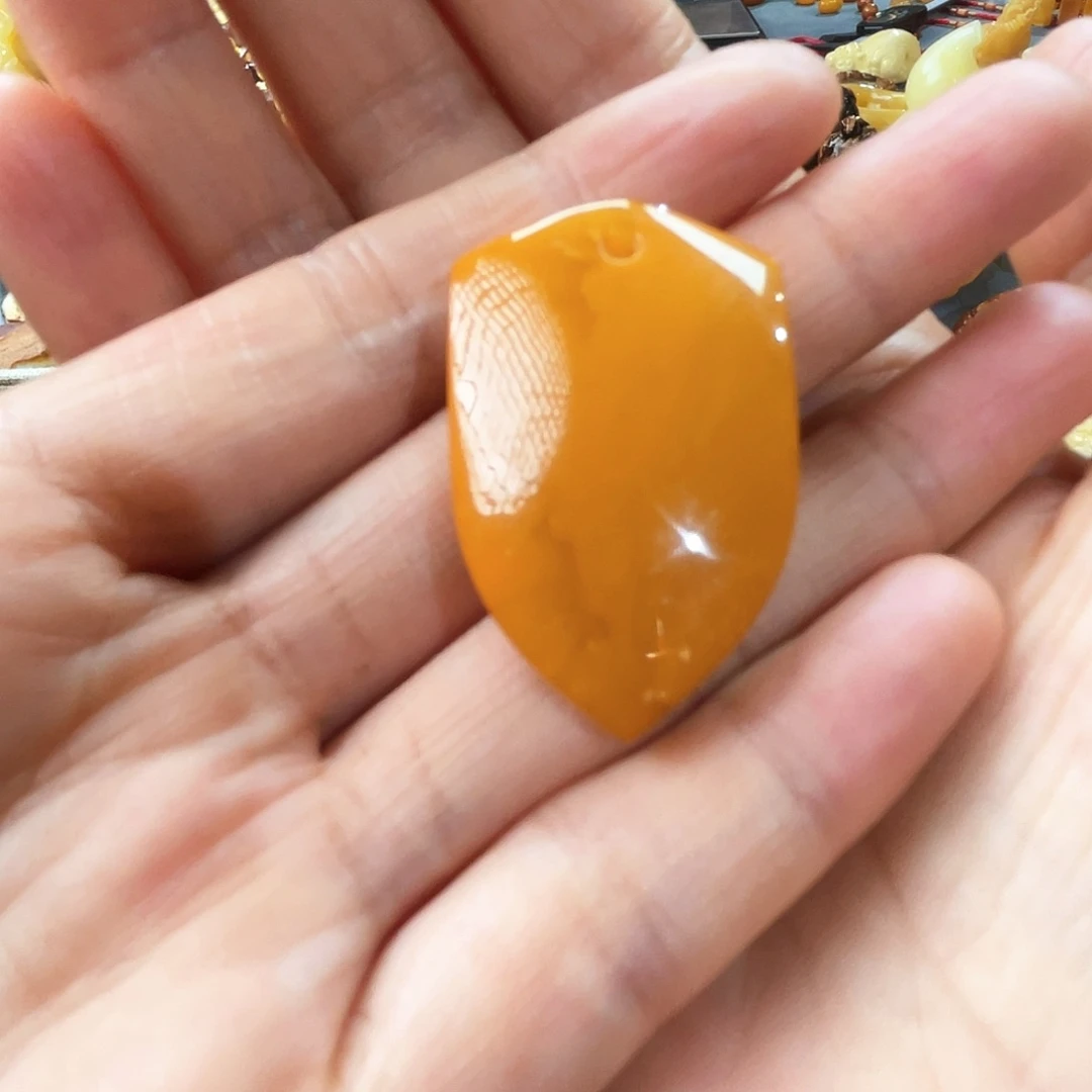 琥珀颈饰未镶嵌蜜蜡吊坠