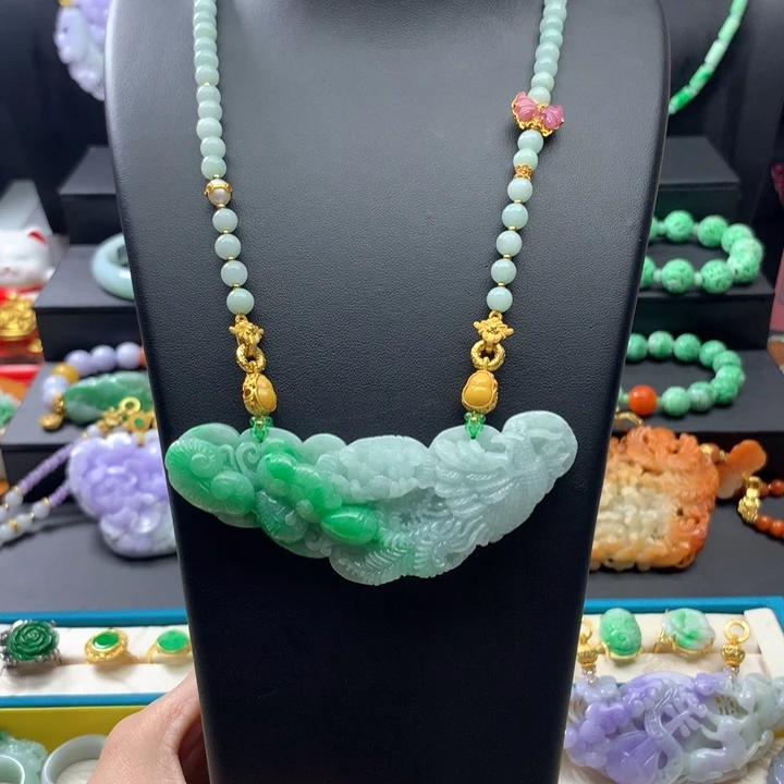 翡翠颈饰未镶嵌翡翠凤凰