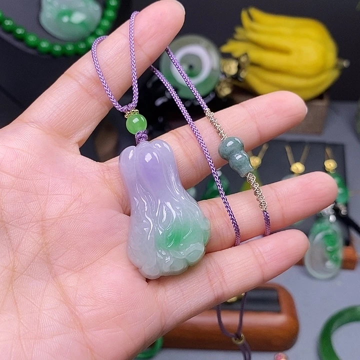 吊坠(赠链)未镶嵌翡翠