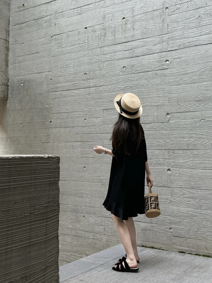 质感醋酸下摆拼接连衣裙 03083