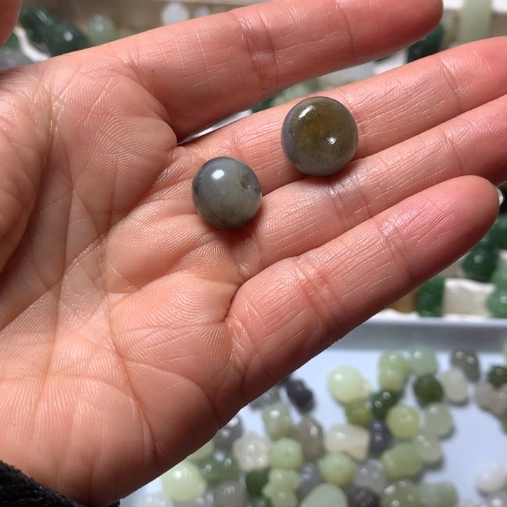 和田玉（糖玉）未镶嵌珠宝奇石