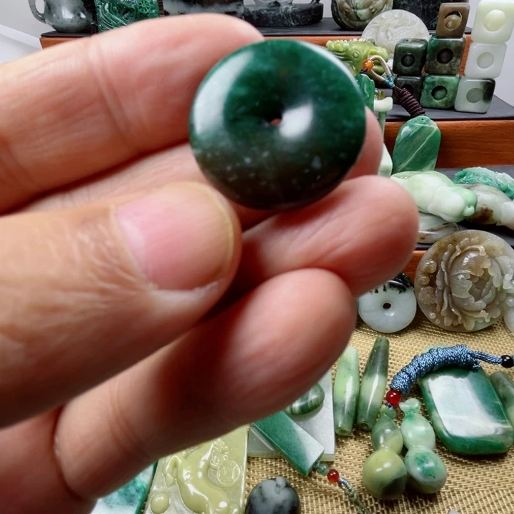 独山玉未镶嵌珠宝半成品