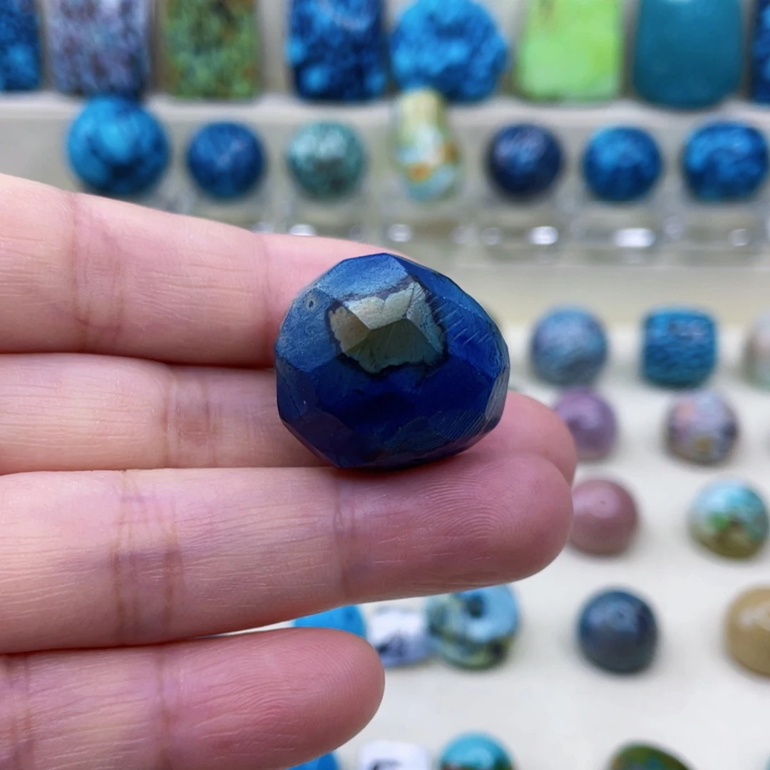 未镶嵌绿松石颈饰