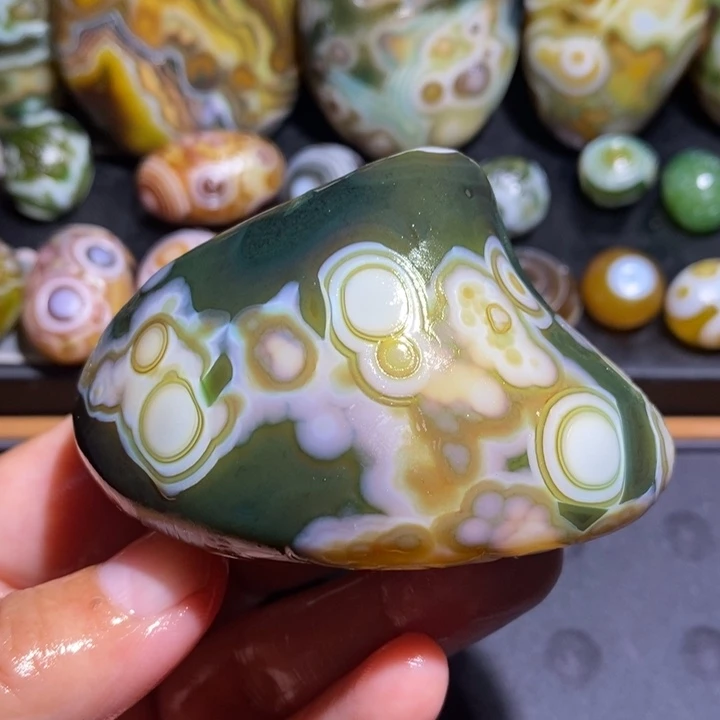 未镶嵌玛瑙/玉髓珠宝半成品78