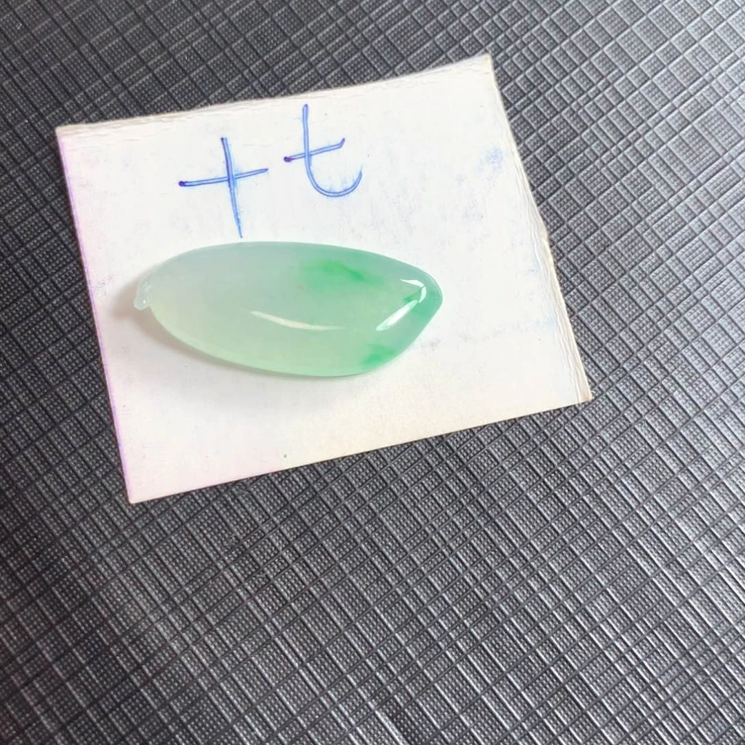 颈饰18K金镶嵌翡翠翡翠