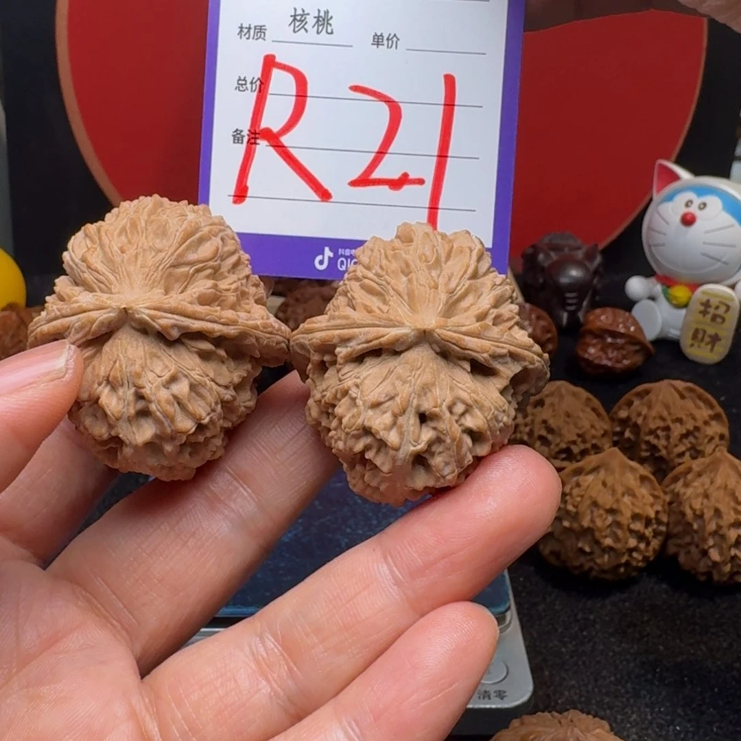 文玩核桃把件一***尚嗯白狮子头，40