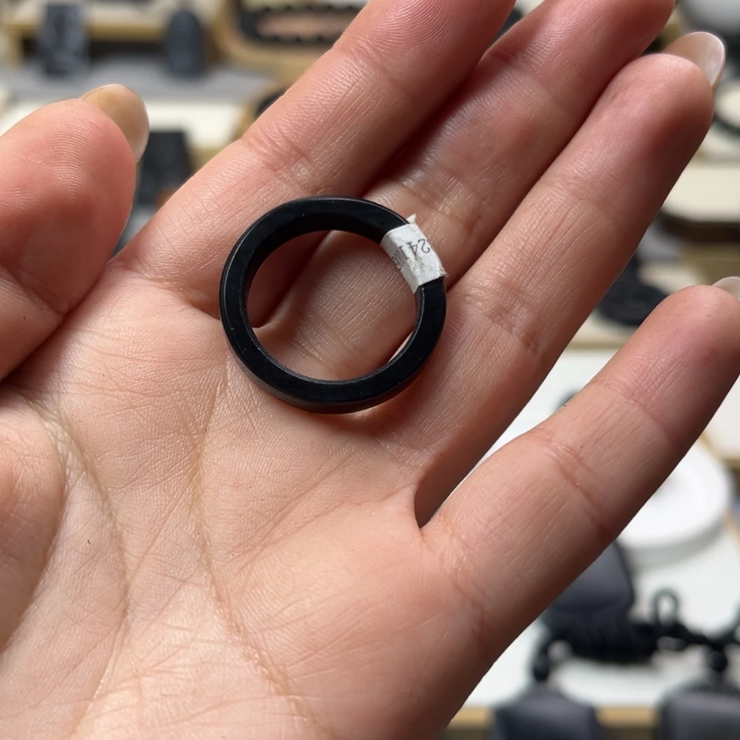 忘***-和田玉（墨玉）未镶嵌颈饰戒指21