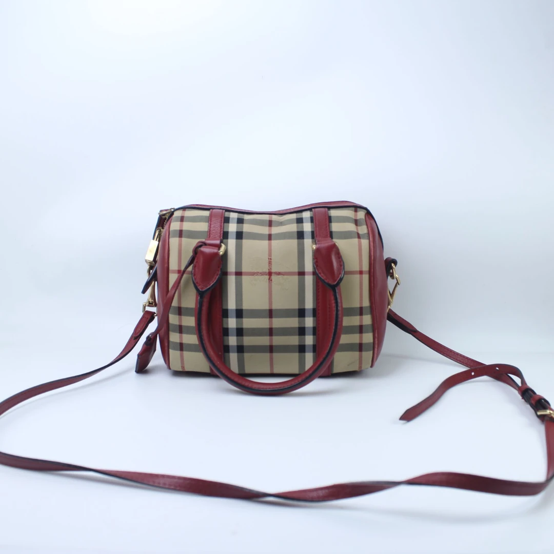 95新 BURBERRY/博柏利 格纹波士顿肩带款枕头包