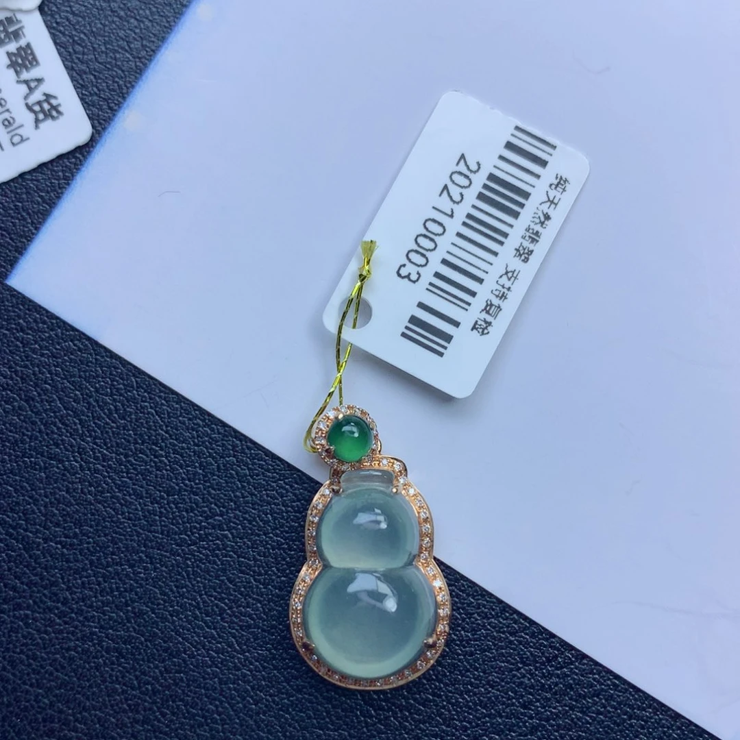 翡翠颈饰未镶嵌葫芦