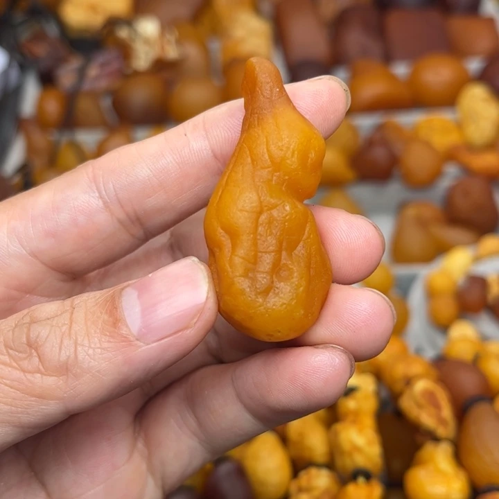 琥珀未镶嵌裸石天然蜜蜡吊坠