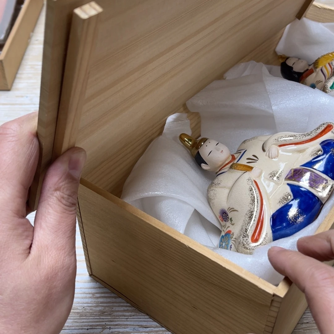 瓷片L***3密密麻麻地排列着一个