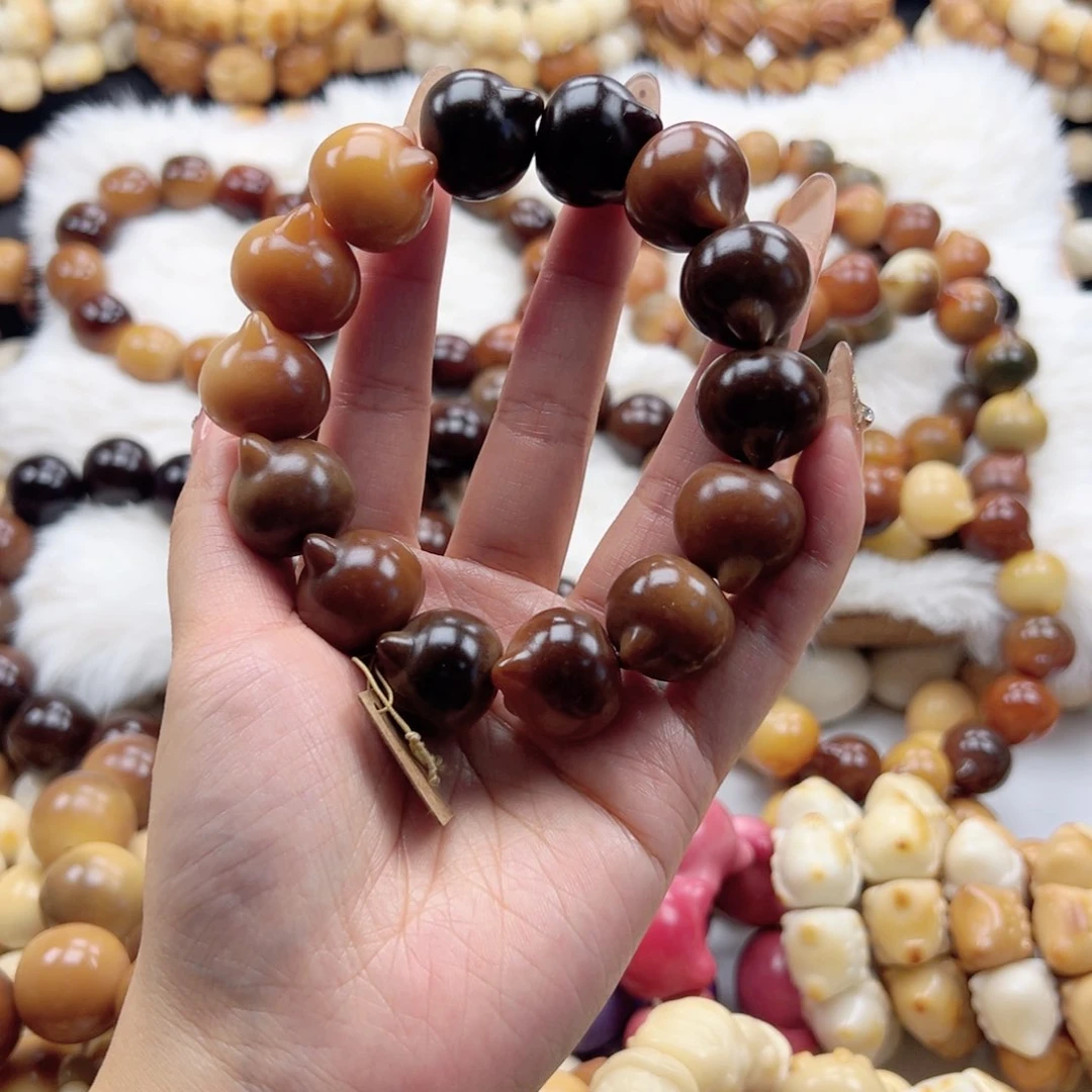 吊坠白玉菩提23卡猫猫头孔道