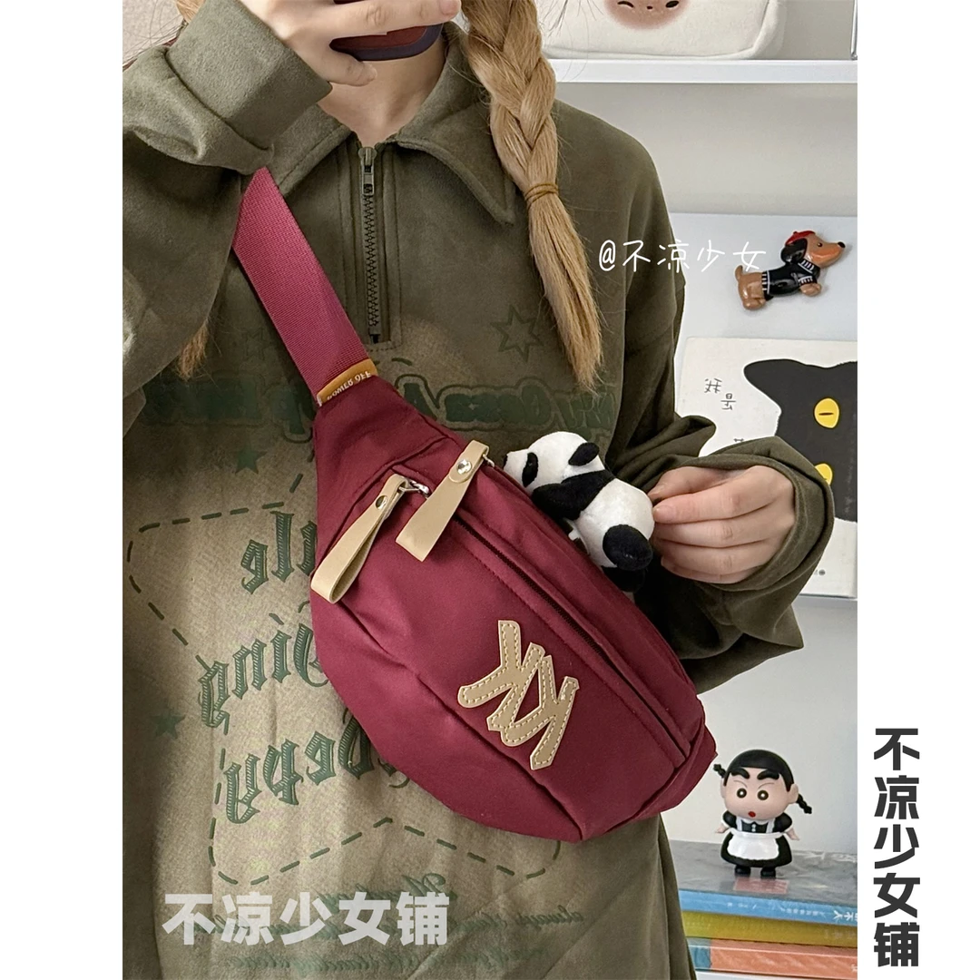 字母工装潮牌运动小众胸包男日系复古休闲腰包女学生斜挎背包