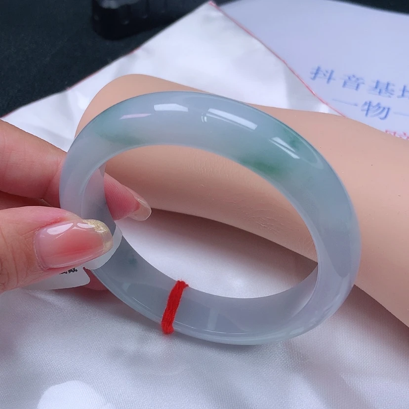 【闪购商品】未镶嵌手镯翡翠5758