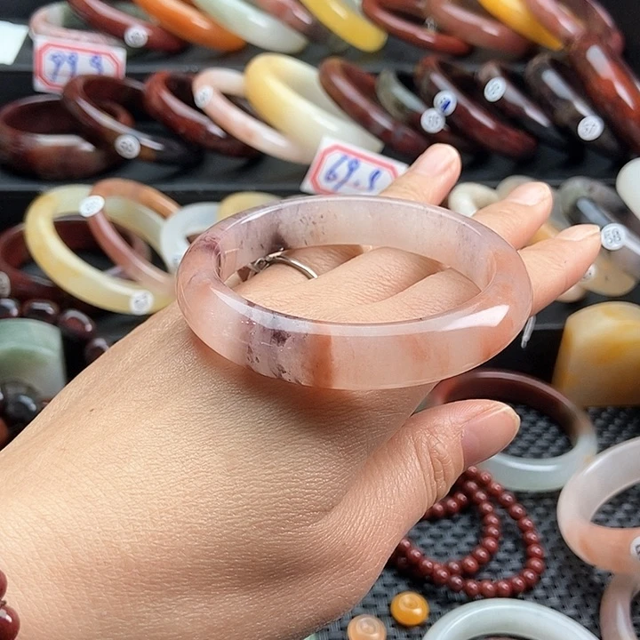 石英质玉手镯未镶嵌馨****玉