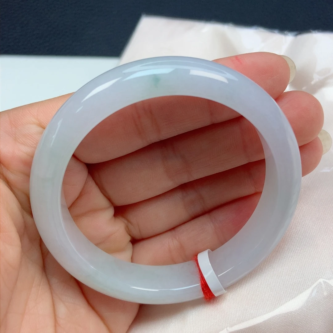 翡翠手镯未镶嵌54圈