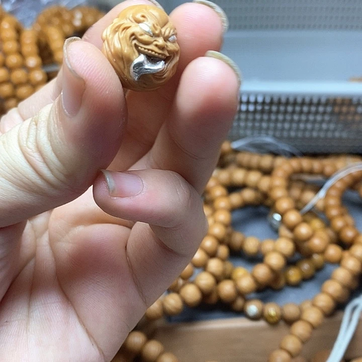 爱***乔手串/手链核桃猴头雕刻银舔僧