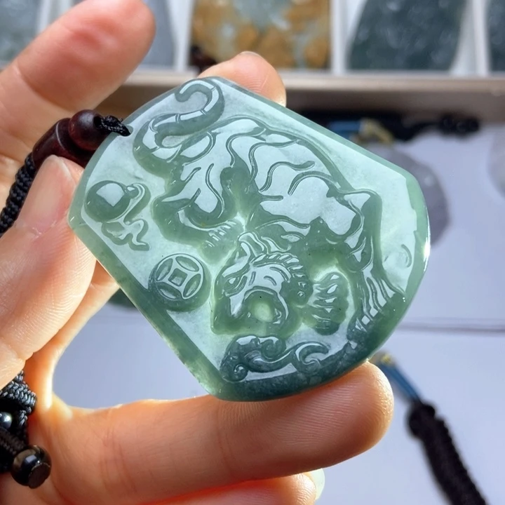 翡翠未镶嵌挂件翡翠