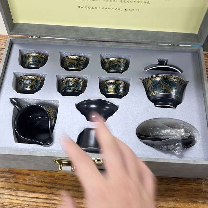 孤品茶具套装等。