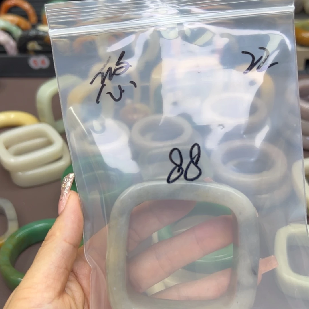 石英质玉手镯未镶嵌悠***…