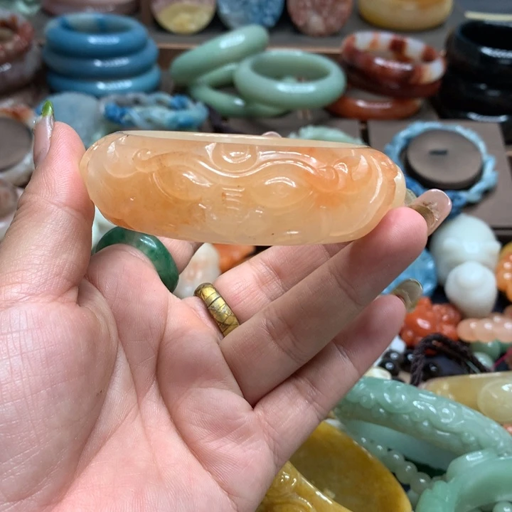 桔***红石英质玉（黄龙玉）合金颈饰